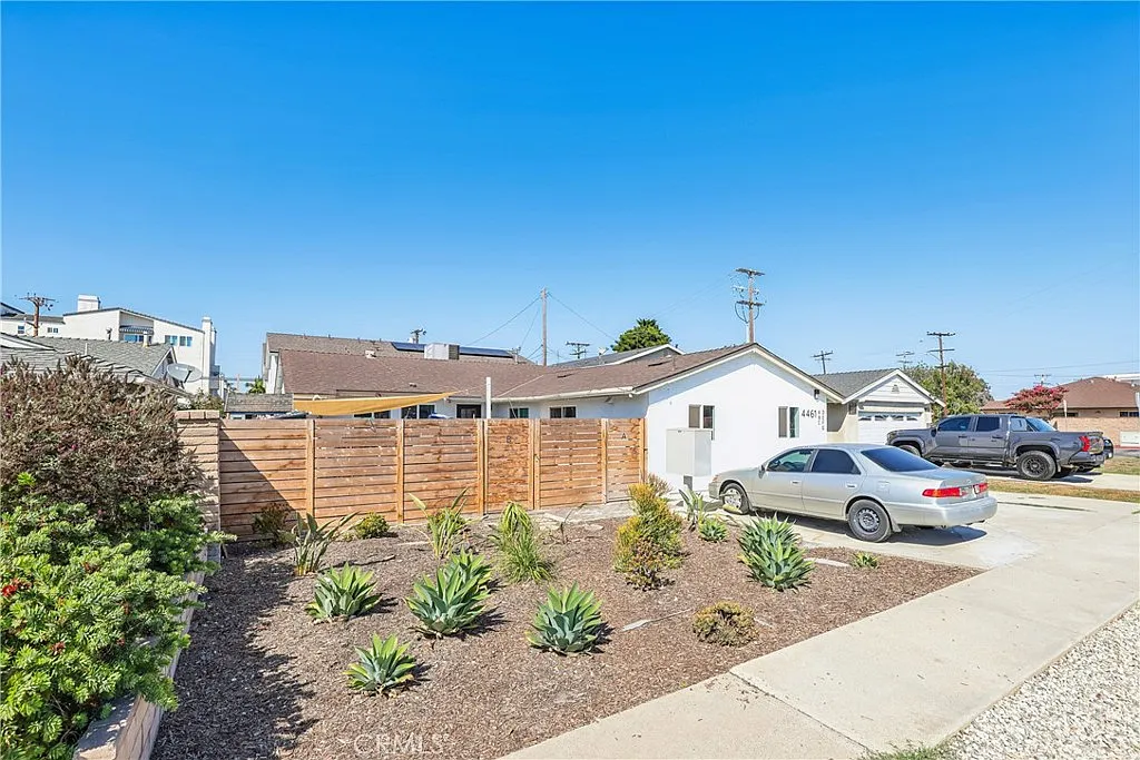 2 bed, 500 sqft, $2,999 — Photo 2