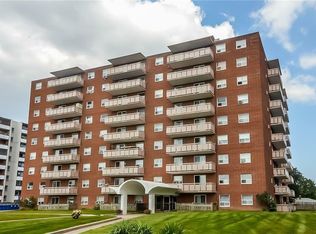 851 Queenston Rd #706, Hamilton, ON L8G1B4