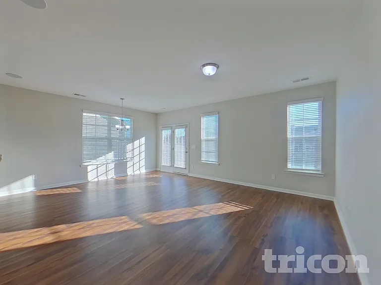 15 Attucks Ct — Photo 2