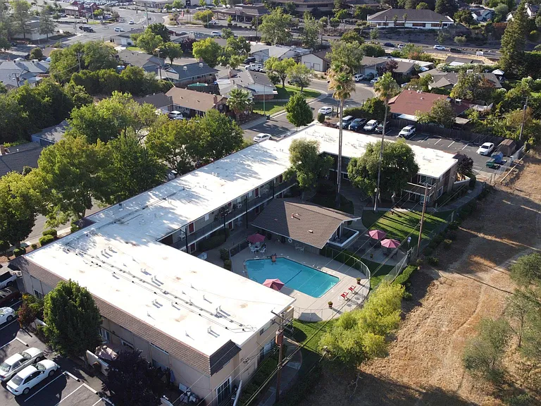 River's Bend Apartments — Photo 2