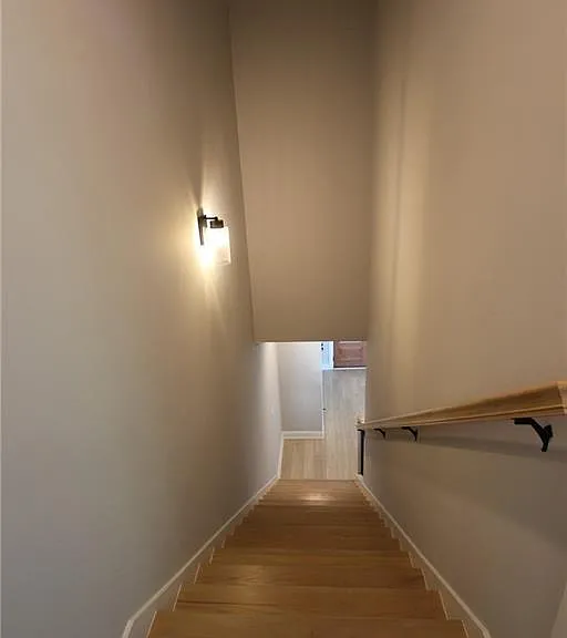 1740 Bolton Rd NW — Photo 15