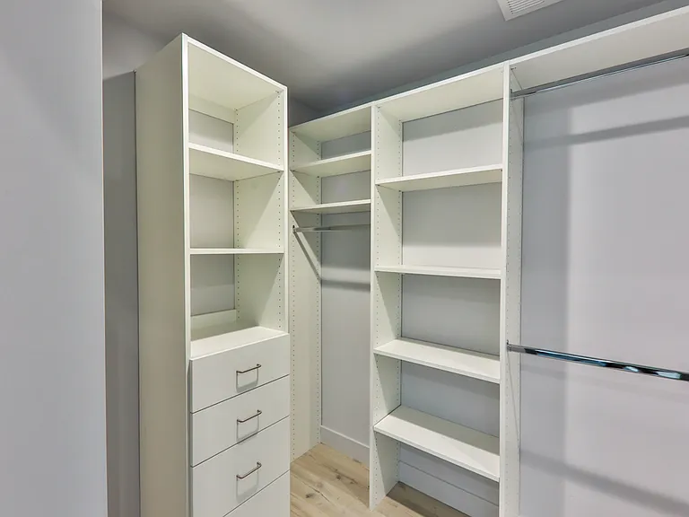 900 N Wilcox Ave #105 — Photo 28