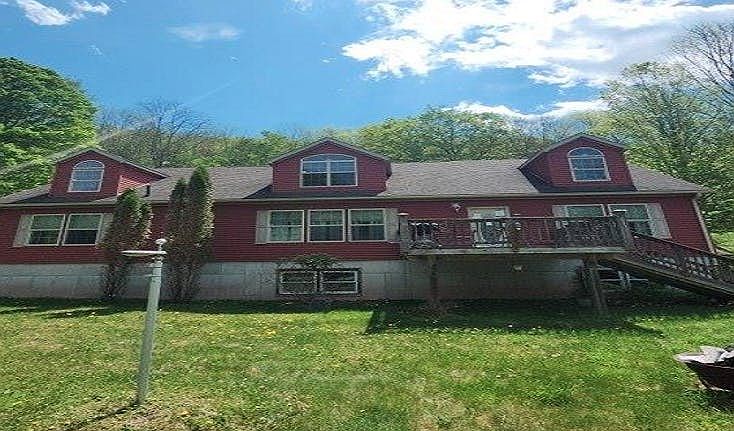 1st image of 350 Crest Dr