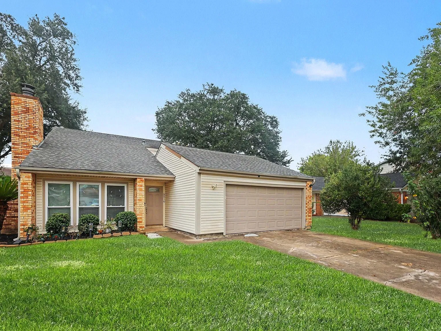 3 bed, 2.5 bath, 2017 sqft, $2,250 — Photo 3
