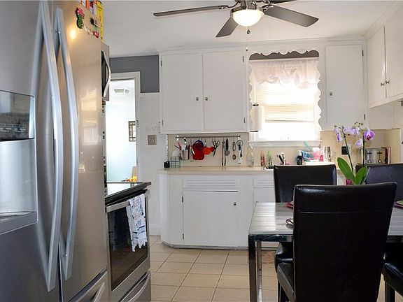 3rd image of 9 Orlando St