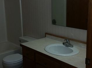 1457 11th St N APT 305, Wahpeton, ND 58075