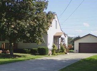 68 Bielak Rd, Orchard Park, NY 14127