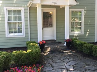 220 Hickory St, Milford, MI