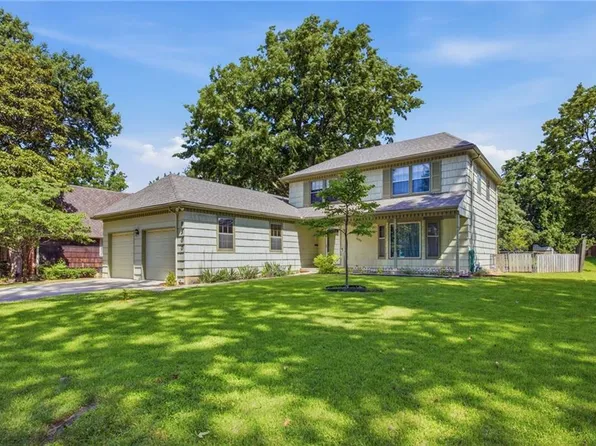 8500 W 72nd St, Overland Park, KS 66204
