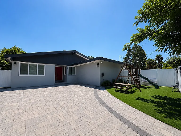 5920 Wilkinson Ave — Photo 3
