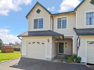 81 Erickson Ave #81, Shady Cove, OR 97539