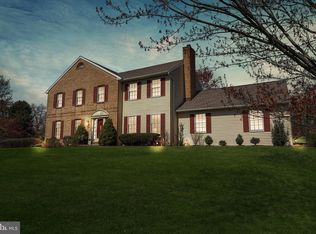 1 Clearbrook Rd, Newtown Square, PA 19073