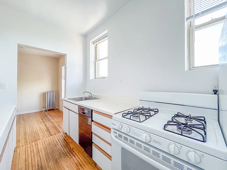 1330 W Estes Ave #3N — Photo 4