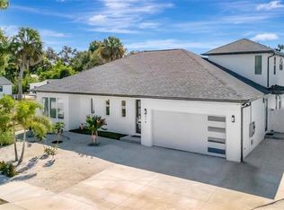 916 Highland St, Sarasota, FL 34234