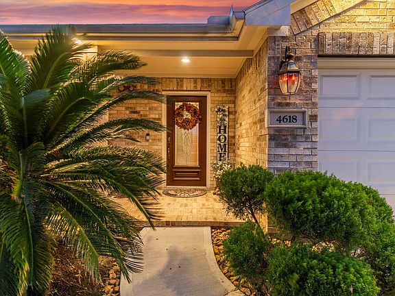 3rd image of 4618 Countrypines Dr