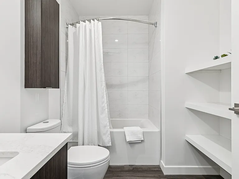1221 Macleod Trl SE — Photo 17