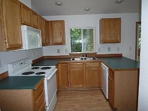 3rd image of 6311 94th St NE