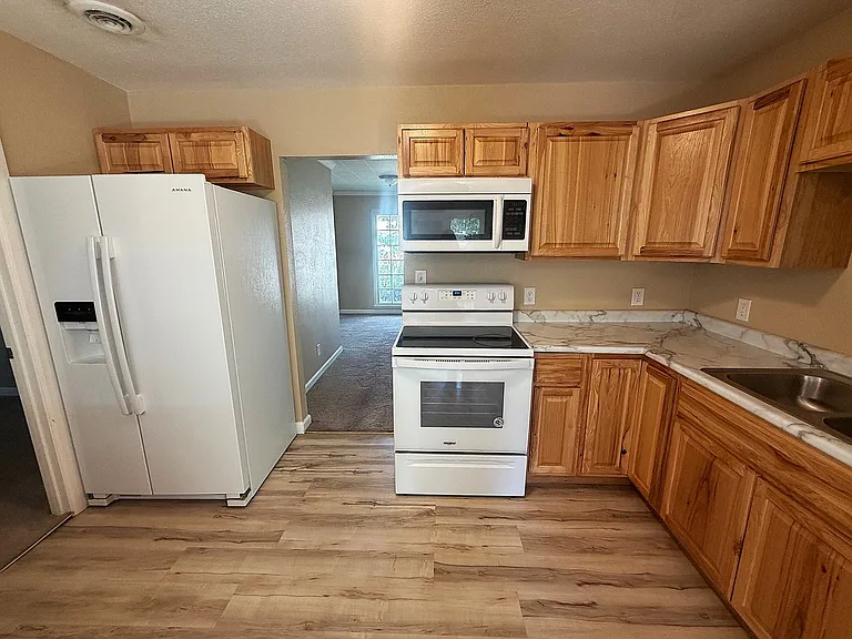 137 N Montana Ave — Photo 3