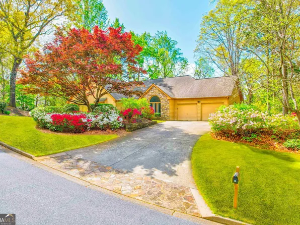 8575 Haven Wood Trl, Roswell, GA 30076