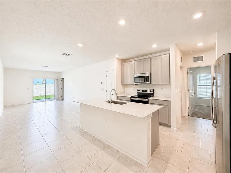 360 Loch Ct — Photo 7
