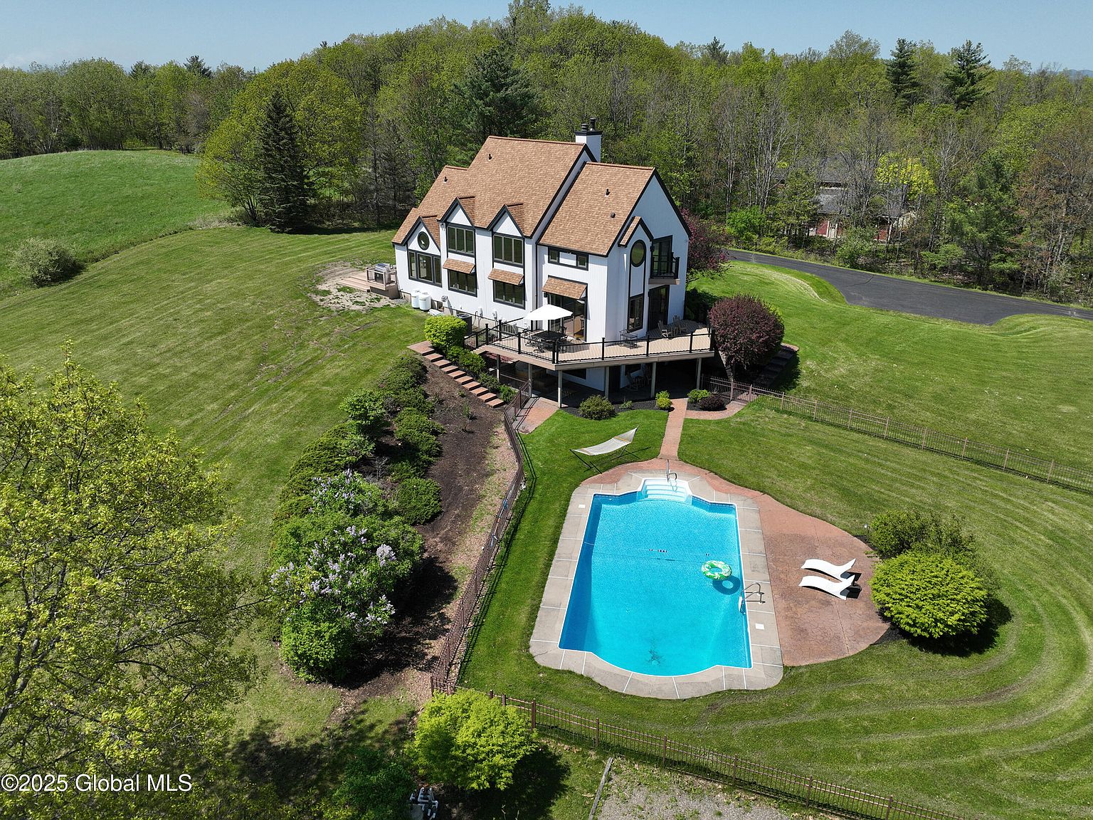 16 Timberland Drive, East Greenbush, NY 12061 | Zillow