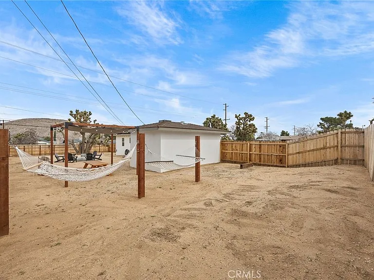 55585 Onaga Trl — Photo 29