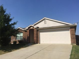 1613 Desperado Rd, Fort Worth, TX 76131