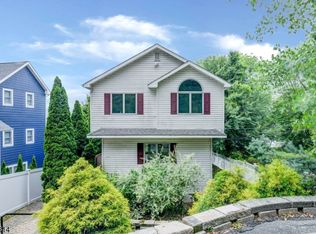 25 Bertrand Island Rd, Mount Arlington, NJ 07856