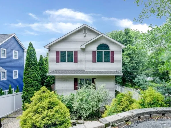 25 Bertrand Island Rd, Mount Arlington Boro, NJ 07856