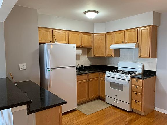 3rd image of 9458 Kelvin Ln