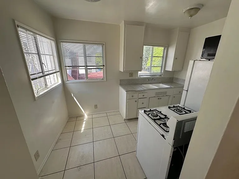 1214 S Orange Grove Ave #1214.25 — Photo 10