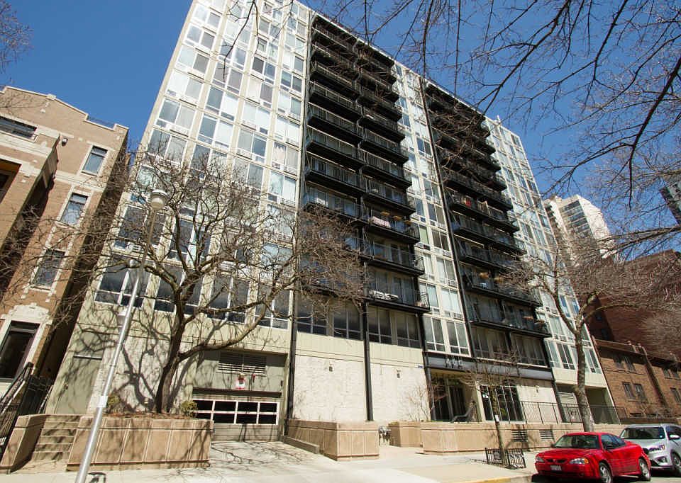1st image of 450 W Briar Pl #G17