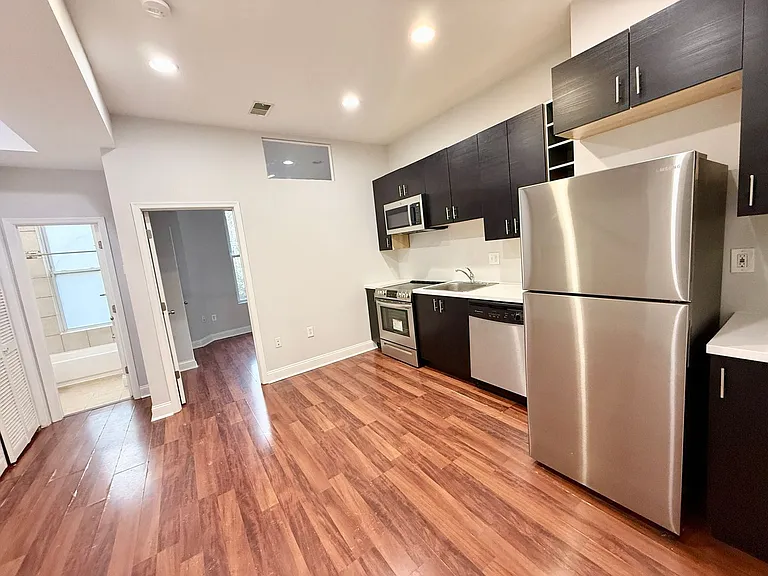 543 Florida Ave NW — Photo 6