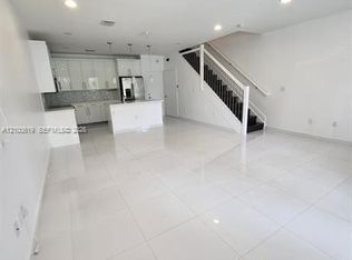 2610 NE 213th St Unit 105, Miami, FL 33180