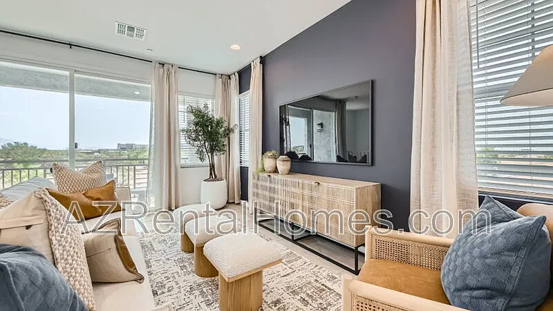 3 bed, 2.0 bath, 1312 sqft, $2,299 — Photo 4