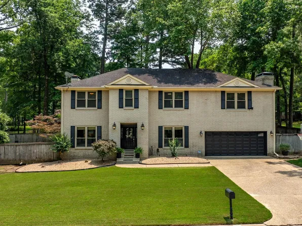 2 Riverland Dr, Maumelle, AR 72113