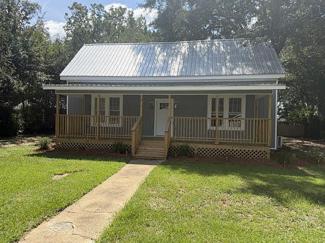 1st image of 502 Main St