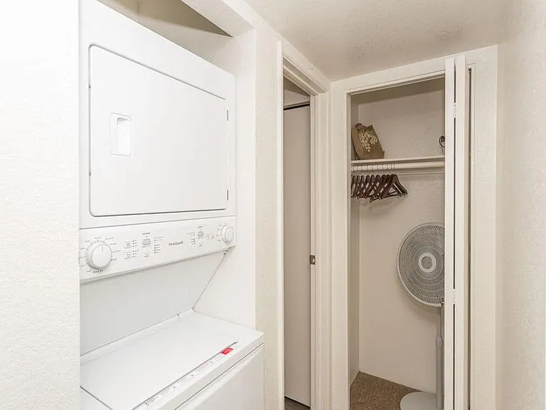 Butterfield Apartments — Photo 8