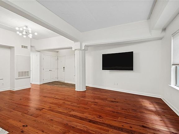 4th image of 333 Julia St APT 420