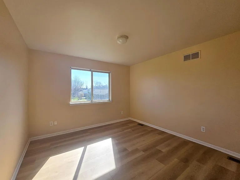 42510 Pinehurst Dr — Photo 16