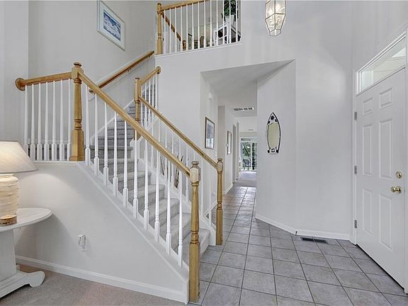 5th image of 95 Willow Oak Ave