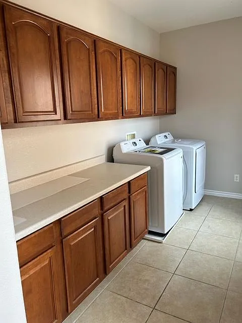 4 bed, 2116 sqft, $2,795 — Photo 3
