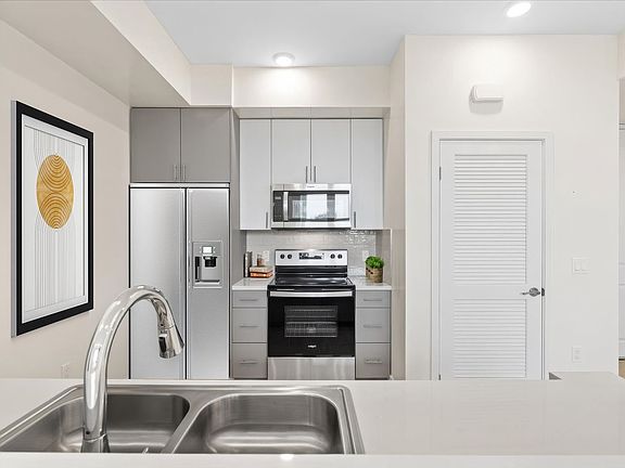 3rd image of 8521 S Sepulveda Blvd APT 420