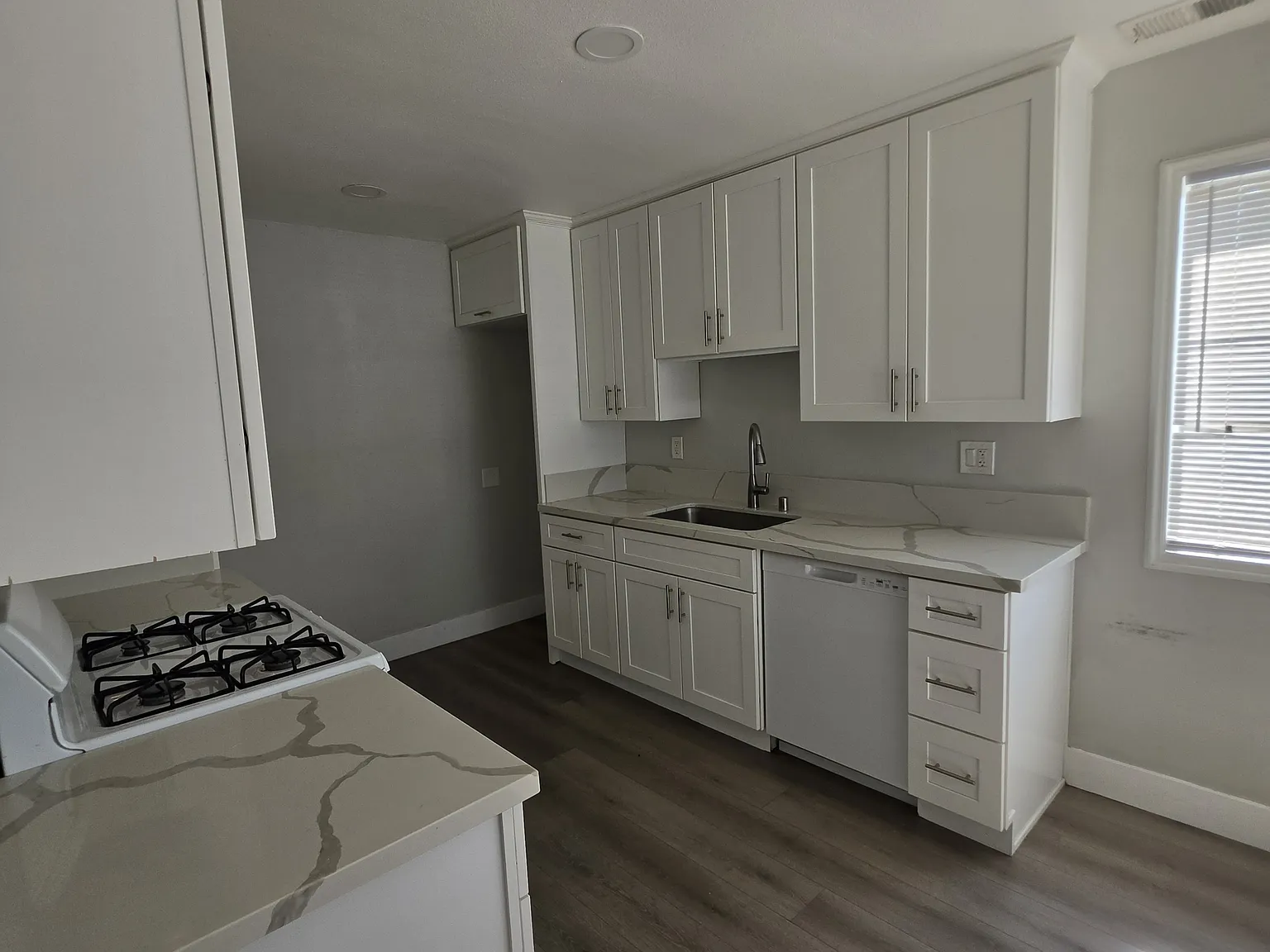 600 Ward St — Photo 2