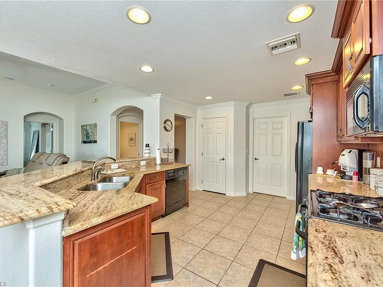 9051 Astonia Way — Photo 11