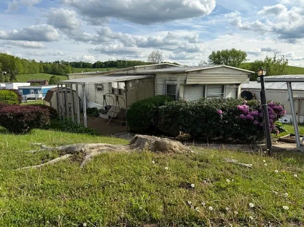 100 Route 21 Ests, Carmichaels, PA 15320