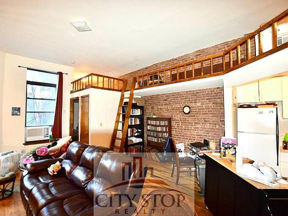 4th image of 111 W 74th St APT 2R