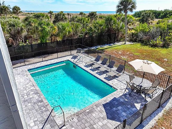 5th image of 450 Beach Rd APT 3