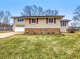 1413 Weyers Ct, Schaumburg, IL 60193