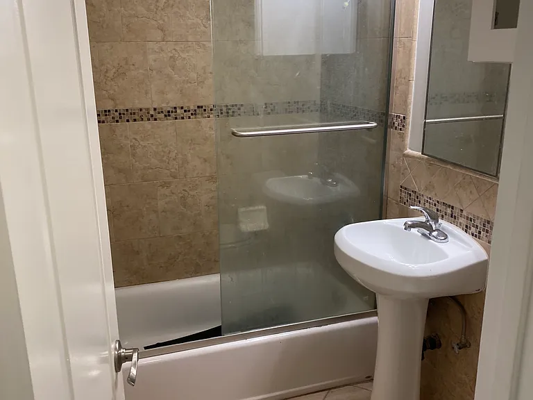 6437 Lexington Ave #1 — Photo 5